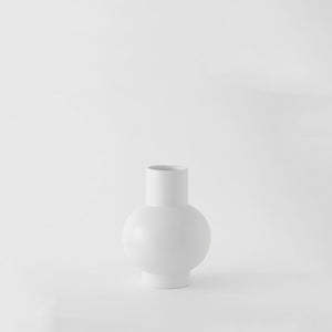 Small Vase Strøm Earthenware · €50 · RAAWII | CURATED BY EYEDS